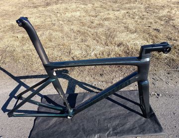 Używany Specialized Tarmac SL7 Expert 2022 Frameset 2022 Road & Gravel — zdjęcie 1 z 6