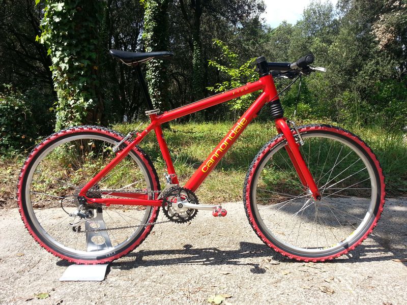 Used Cannondale 1994 F700 1994 Mountainbike, Red — image 1 of 11