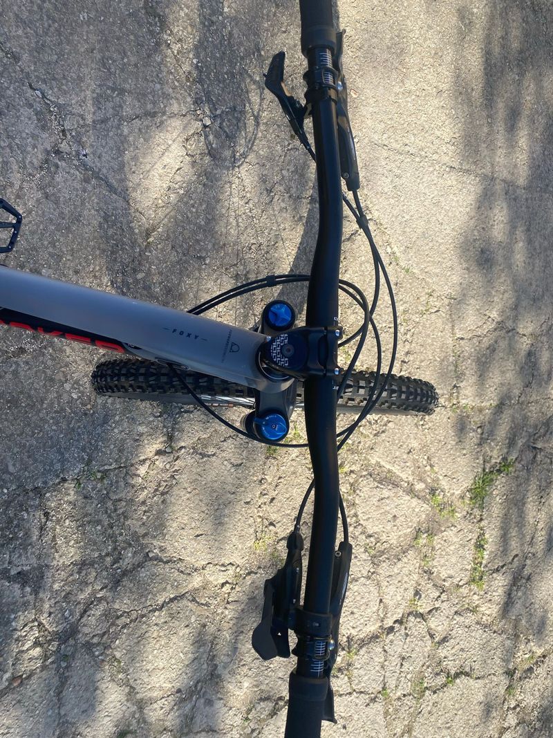 Used Mondraker FOXY 2023 2023 Mountainbike, Light Gray, 29 — image 18 of 19