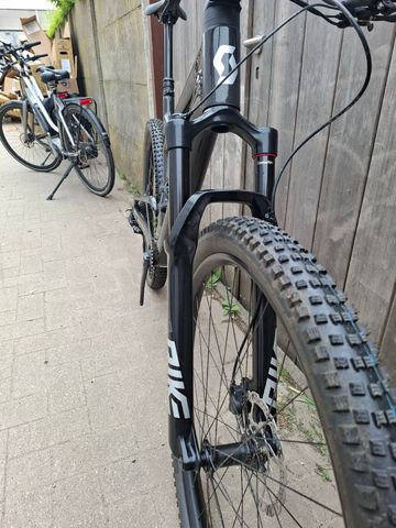 Used Scott Spark 940 2022 2022 Mountainbike, Black, 29 — image 6 of 10