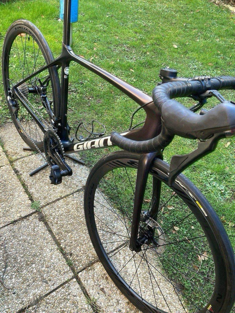 Used Giant TCR Advanced, Pro Disc 1 2021 2021 Road & Gravel — image 2 of 12