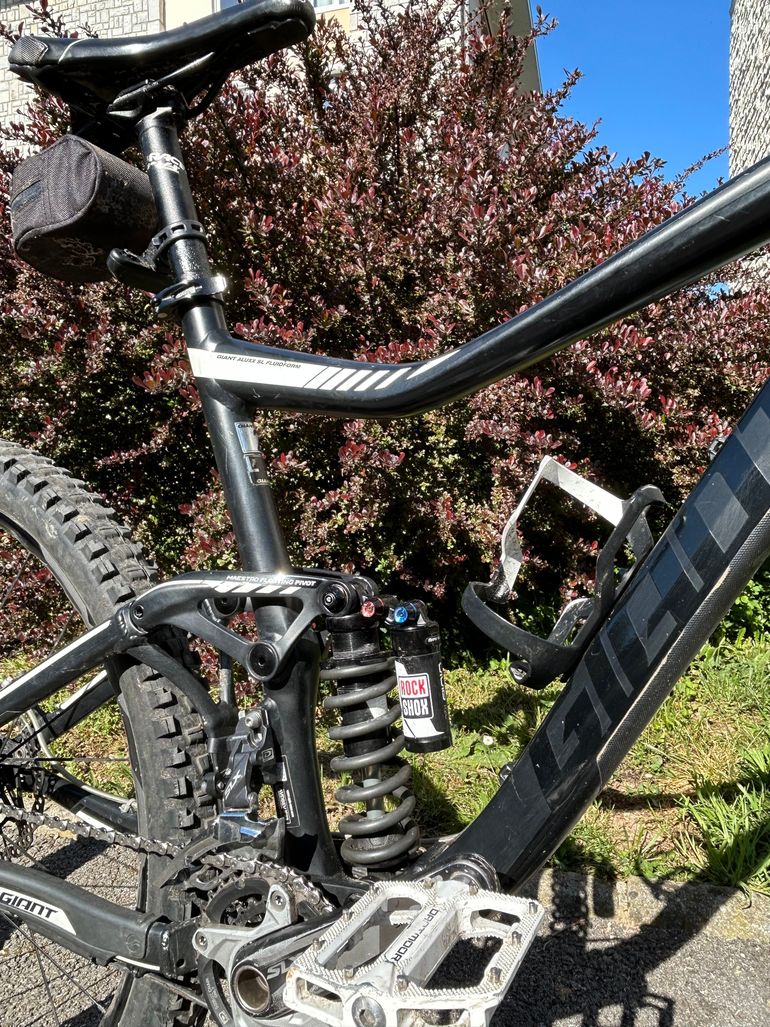 Used Giant Giant Trance 27.5 2 LTD 2016 Mountainbike, Black, 27.5 (650B) — image 3 of 12