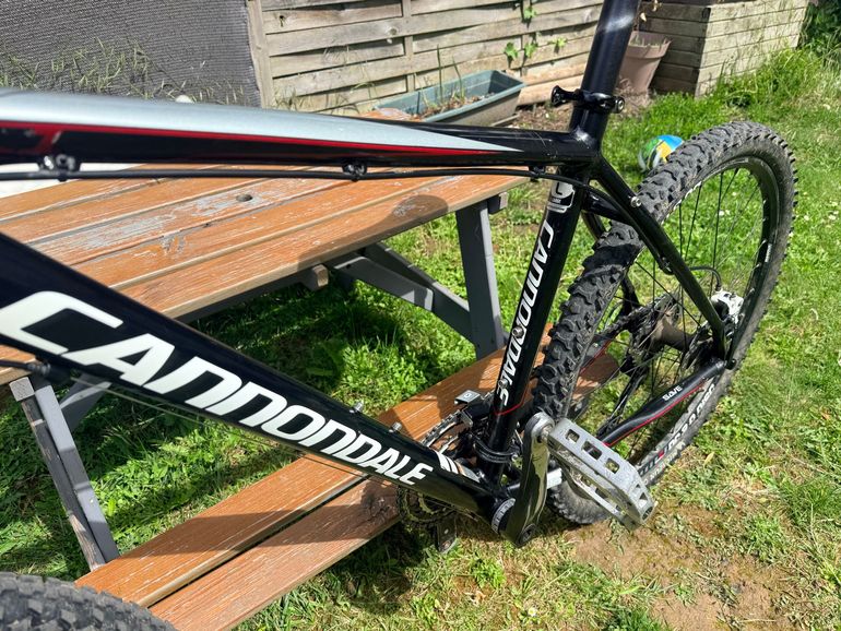 Used Cannondale Trail Shimano SLX 2010 Mountainbike, Black — image 9 of 9