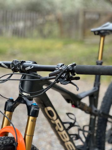 Used Orbea Oiz Shimano Deore XT 2025 Mountainbike, Black — image 2 of 7