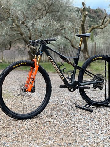 Used Orbea Oiz Shimano Deore XT 2025 Mountainbike, Black — image 3 of 7