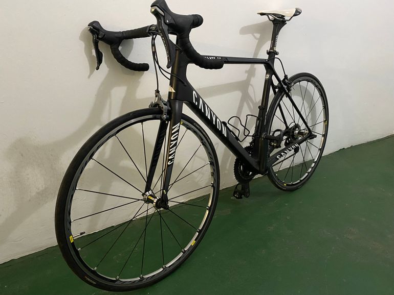 Used Canyon Ultimate CF SL 2015 Shimano Ultegra 2015 Road & Gravel, Schwarz — image 1 of 12