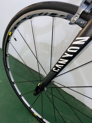 Used Canyon Ultimate CF SL 2015 Shimano Ultegra 2015 Road & Gravel, Schwarz — image 11 of 12
