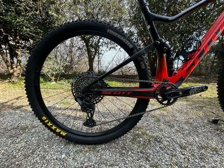 Used Scott Spark RC 900 2020 2020 Mountainbike, Red, 29 — image 3 of 10