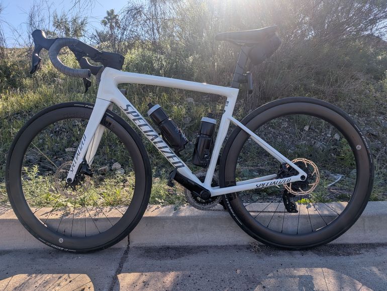 Used Specialized Tarmac SL8 Expert - SRAM Rival eTAP AXS 2025 2025 Road & Gravel, White — image 3 of 5