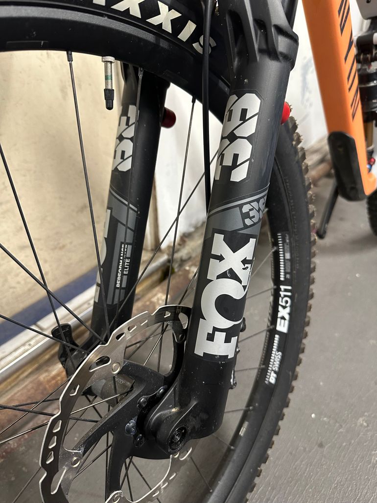 Used Canyon Strive CFR Underdog 2024 2024 Mountainbike, Orange, 29 — image 6 of 8