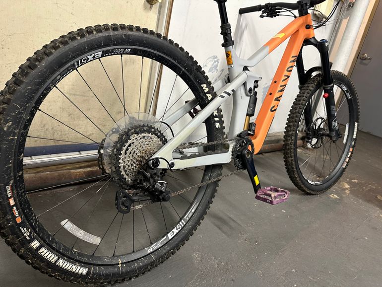 Used Canyon Strive CFR Underdog 2024 2024 Mountainbike, Orange, 29 — image 3 of 8