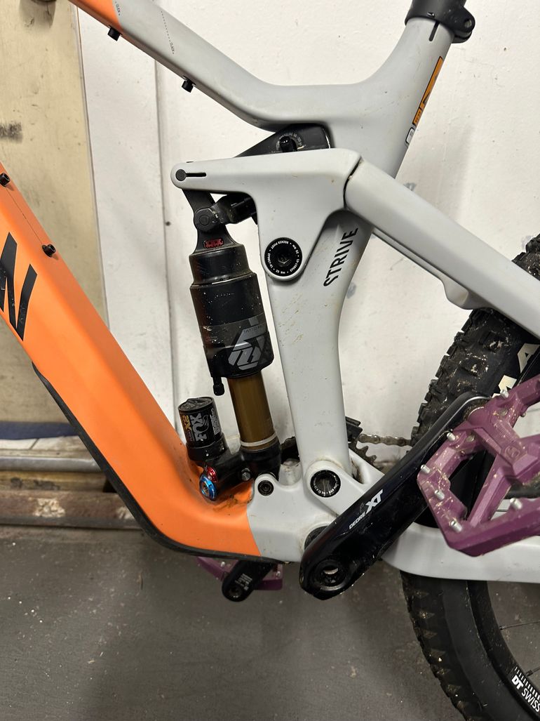 Used Canyon Strive CFR Underdog 2024 2024 Mountainbike, Orange, 29 — image 4 of 8