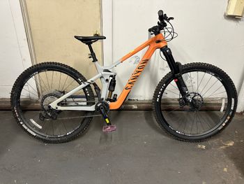 Used Canyon Strive CFR Underdog 2024 2024 Mountainbike, Orange, 29 — image 5 of 8