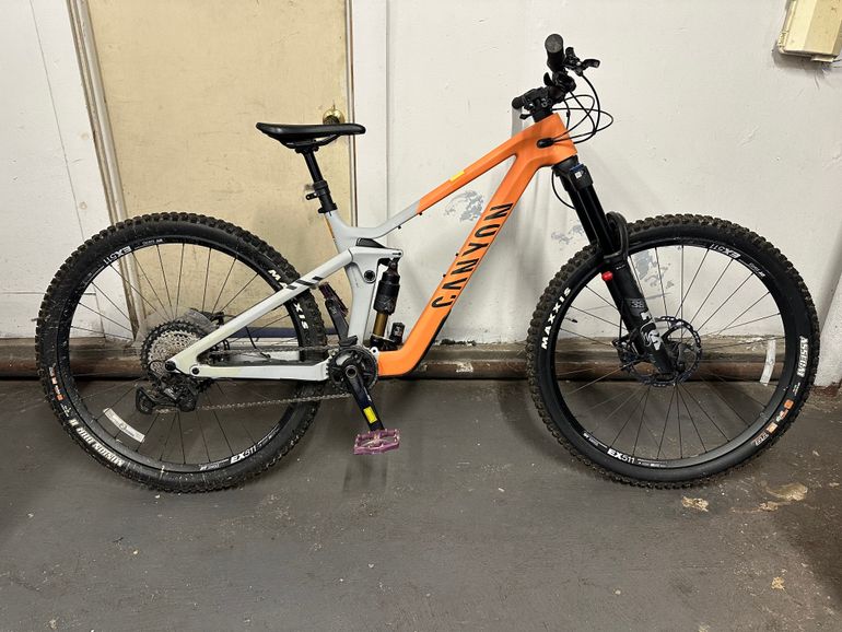 Used Canyon Strive CFR Underdog 2024 2024 Mountainbike, Orange, 29 — image 5 of 8