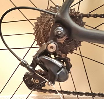 Used Specialized Tarmac Shimano 105 2017 Road & Gravel, Black — image 4 of 11