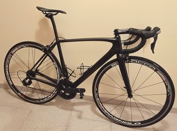 Used Specialized Tarmac Shimano 105 2017 Road & Gravel, Black — image 1 of 11
