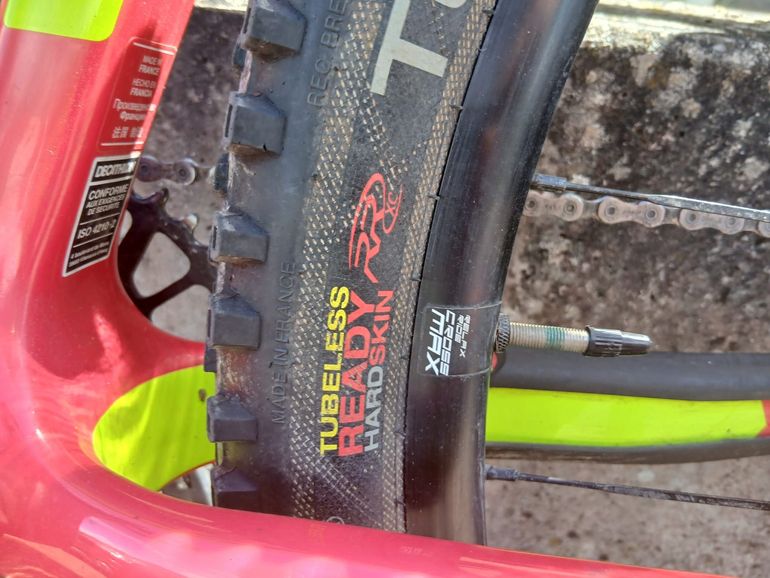 ROCKRIDER Fahrrad Mountainbike Hardtail XC Carbonrahmen Race 900 NX weiß 2025 2025 Mountainbike d'occasion — image 11 sur 13