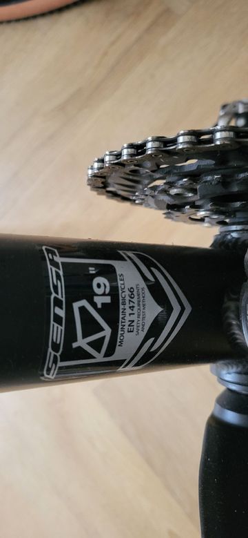 Used Sensa Livigno Shimano Deore XT 2017 Mountainbike, Black, 27.5 (650B) — image 10 of 10