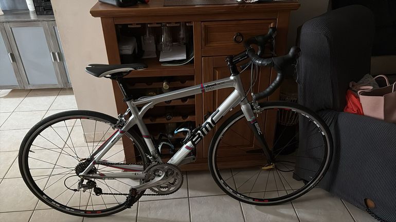 Used BMC Streetracer Shimano 105 2012 Road & Gravel, Light Gray — image 3 of 5