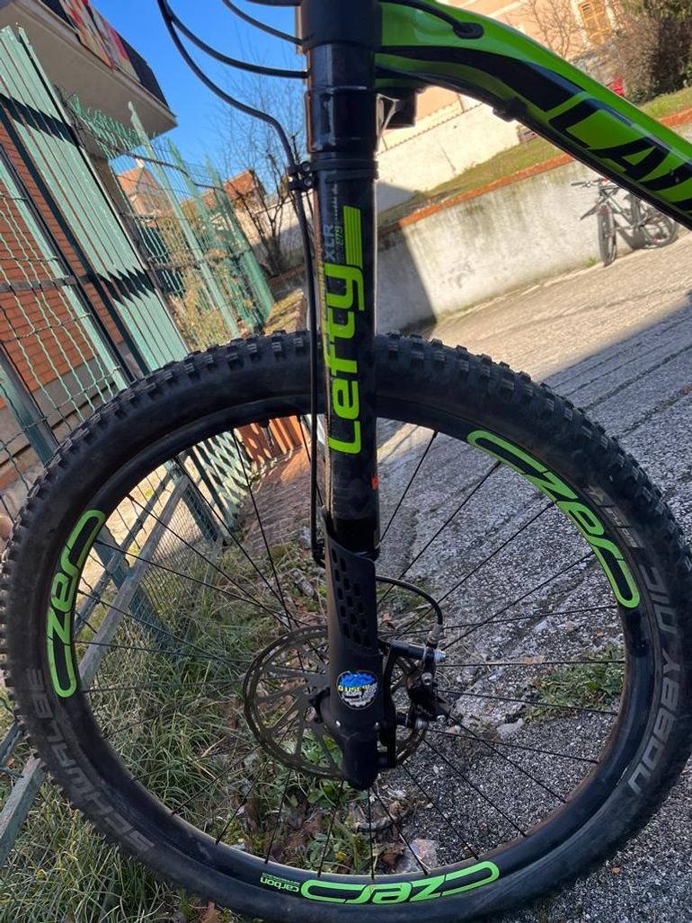 Used Cannondale Bad Habit Carbon 1 2017 2017 Mountainbike, Green, 27.5 — image 8 of 9