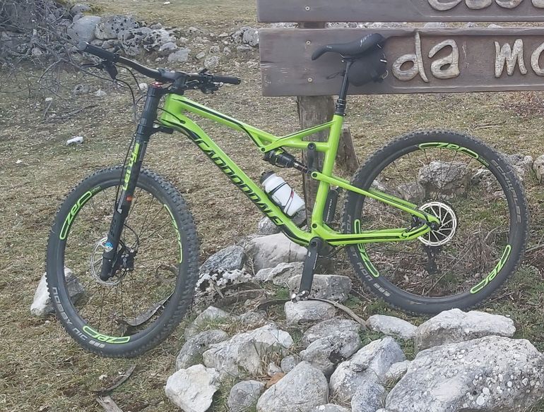 Used Cannondale Bad Habit Carbon 1 2017 2017 Mountainbike, Green, 27.5 — image 2 of 9