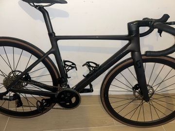 Scott Addict RC 20 2024 Road & Gravel usato, Nero — immagine 2 di 3