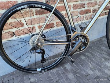 Used Van Nicholas Skeiron Shimano Ultegra Di2 2022 Road & Gravel, White — image 2 of 18