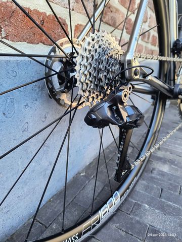 Used Van Nicholas Skeiron Shimano Ultegra Di2 2022 Road & Gravel, White — image 13 of 18