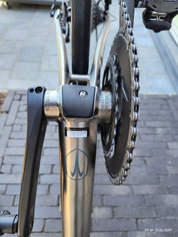 Used Van Nicholas Skeiron Shimano Ultegra Di2 2022 Road & Gravel, White — image 14 of 18