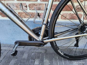 Used Van Nicholas Skeiron Shimano Ultegra Di2 2022 Road & Gravel, White — image 5 of 18