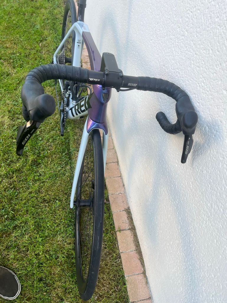 Used Trek Émonda SL 6 2024 2024 Road & Gravel, Light Gray — image 6 of 9