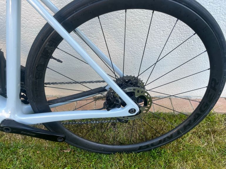 Used Trek Émonda SL 6 2024 2024 Road & Gravel, Light Gray — image 7 of 9