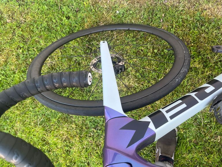 Used Trek Émonda SL 6 2024 2024 Road & Gravel, Light Gray — image 9 of 9