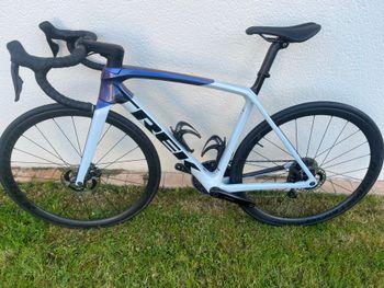 Used Trek Émonda SL 6 2024 2024 Road & Gravel, Light Gray — image 5 of 9