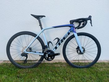 Used Trek Émonda SL 6 2024 2024 Road & Gravel, Light Gray — image 1 of 9