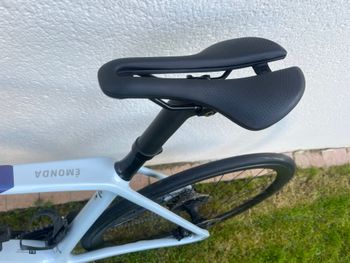 Used Trek Émonda SL 6 2024 2024 Road & Gravel, Light Gray — image 8 of 9