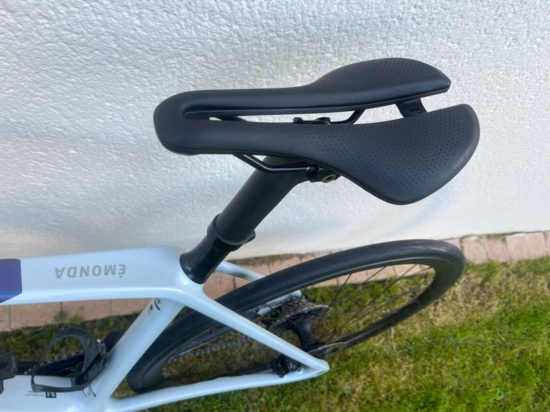 Used Trek Émonda SL 6 2024 2024 Road & Gravel, Light Gray — image 8 of 9