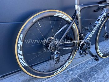 Used Pinarello Pinarello Dogma F10 Disque SRAM Red ETap 12v 2018 Road & Gravel, Schwarz — image 4 of 10