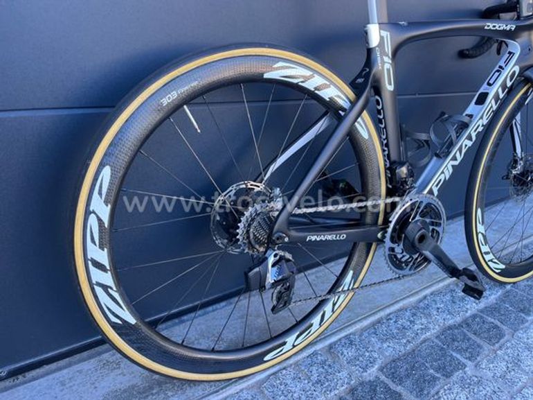 Used Pinarello Pinarello Dogma F10 Disque SRAM Red ETap 12v 2018 Road & Gravel, Schwarz — image 4 of 10