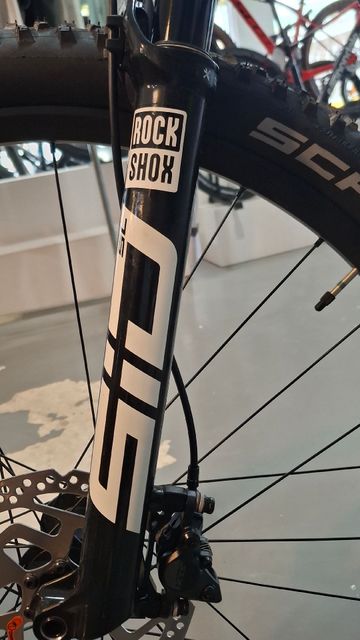 Used Megamo Factory Shimano Deore 2022 Mountainbike, Black — image 5 of 5