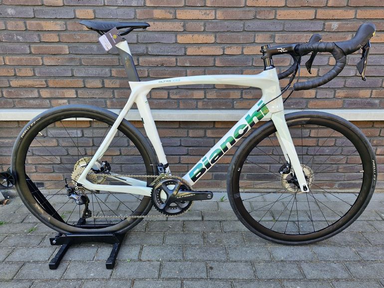 Bianchi - Oltre XR3 Ultegra Di2 — 2BX