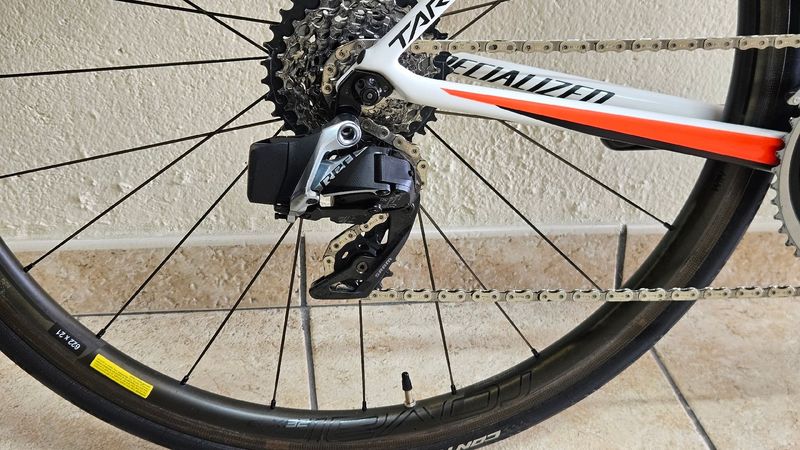 Used Specialized Tarmac SRAM Red eTap AXS 2018 Road & Gravel, White — image 7 of 8
