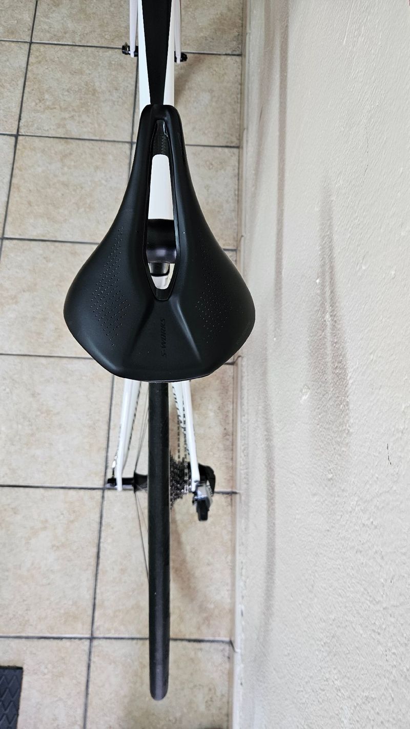 Used Specialized Tarmac SRAM Red eTap AXS 2018 Road & Gravel, White — image 5 of 8