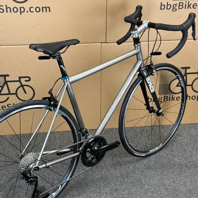 Used Dean Dean El Diente Superlite Ti, Titanium Road Bike - 11-speed Shimano 105 (56cm) 2012 Road & Gravel, Light Gray — image 8 of 9