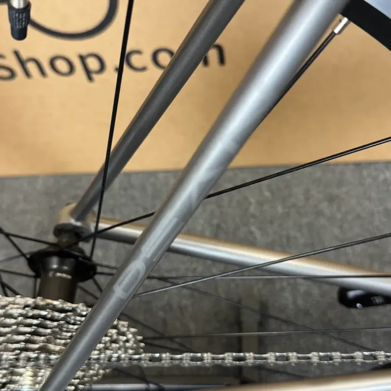 Used Dean Dean El Diente Superlite Ti, Titanium Road Bike - 11-speed Shimano 105 (56cm) 2012 Road & Gravel, Light Gray — image 5 of 9