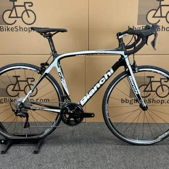 Used Bianchi Bianchi Infinito Carbon Fiber Road Bike - 11-speed Shimano 105 (55cm) 2014 Road & Gravel