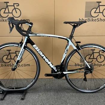 Used Bianchi Bianchi Infinito Carbon Fiber Road Bike - 11-speed Shimano 105 (55cm) 2014 Road & Gravel, White — image 2 of 10