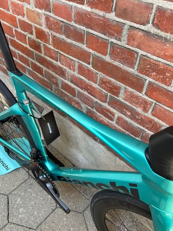 Used Bianchi Oltre Shimano Ultegra Di2 2026 Road & Gravel — image 8 of 17