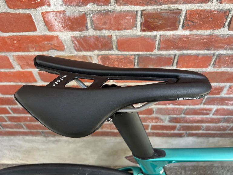 Used Bianchi Oltre Shimano Ultegra Di2 2026 Road & Gravel — image 9 of 17