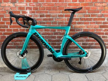 Used Bianchi Oltre Shimano Ultegra Di2 2026 Road & Gravel — image 12 of 17